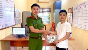 Đăng ký xe máy tại xã, người đàn ông bốc trúng biển “ngũ quý 6”