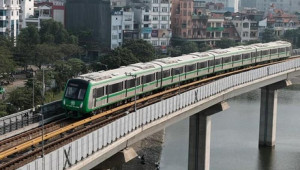 Vì sao tàu Cát Linh- Hà Đông đang chạy lại đột ngột dừng giữa mưa giông lớn?