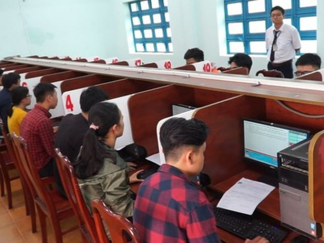 TP.HCM: Mang điện thoại vào phòng thi lái xe, 14 thí sinh bị cấm thi 5 năm