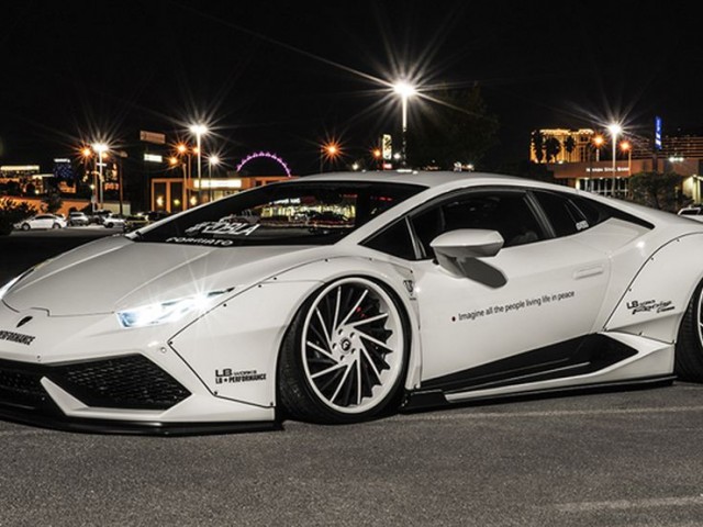 Lamborghini Huracan ấn tượng với 