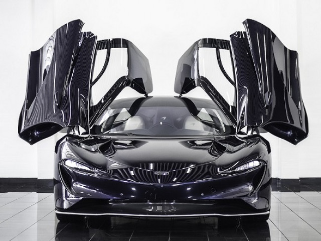 McLaren Speedtail: McLaren Speedtail đen - Chiếc siêu xe McLaren Speedtail đen là một trong những chiếc siêu xe hiếm hoi và sang trọng nhất thế giới. Hình ảnh của nó khiến cho bất kỳ ai đều phải trầm trồ và không thể rời mắt khỏi nó. Hãy tận hưởng những khoảnh khắc thú vị khi ngắm nhìn chiếc xe này! Translation: The black McLaren Speedtail is one of the rarest and most luxurious supercars in the world. Its image makes anyone admire and cannot take their eyes off it. Enjoy the exciting moments while admiring this car!