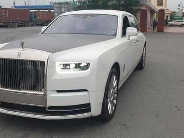 Rolls-Royce Phantom VIII Tranquility siêu giới hạn đầu tiên cập bến ...