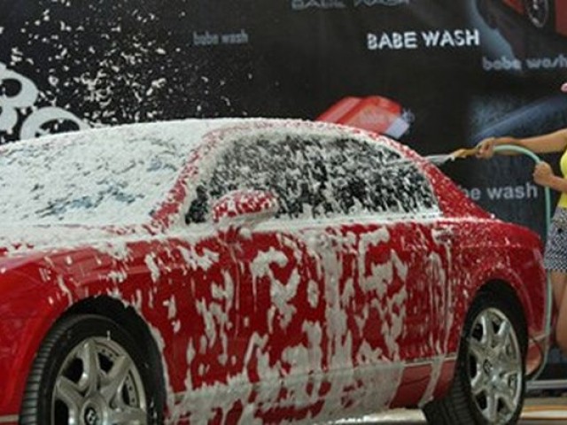 Kinh nghiệm rửa xe ô tô mà bạn cần biết