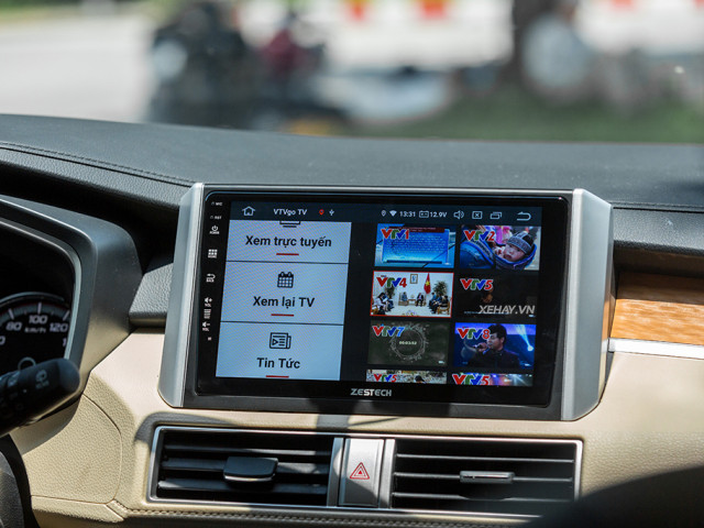 Độ màn hình thông minh cho xe hơi, có nên hay không?