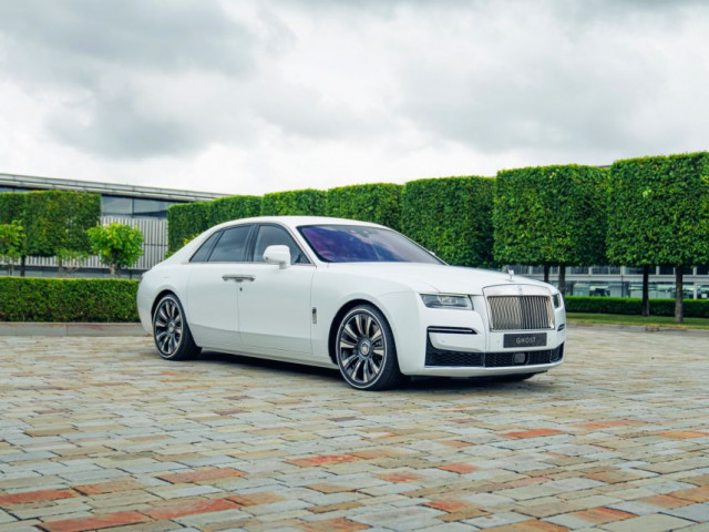 Rolls-Royce Motor Cars giới thiệu các kiệt tác mang đậm dấu ấn đương ...